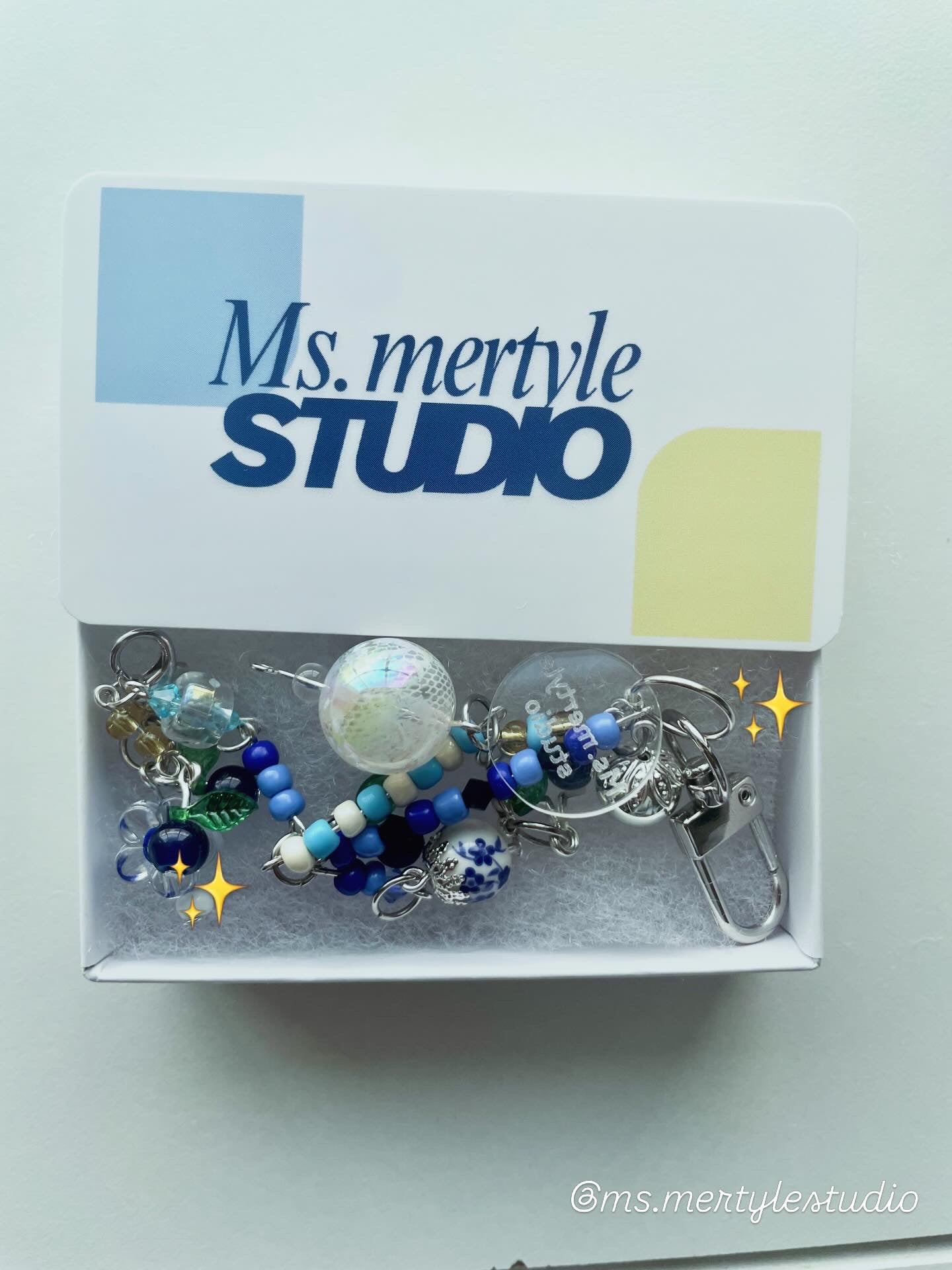 BLUEBERRY BAG KEYCHAIN