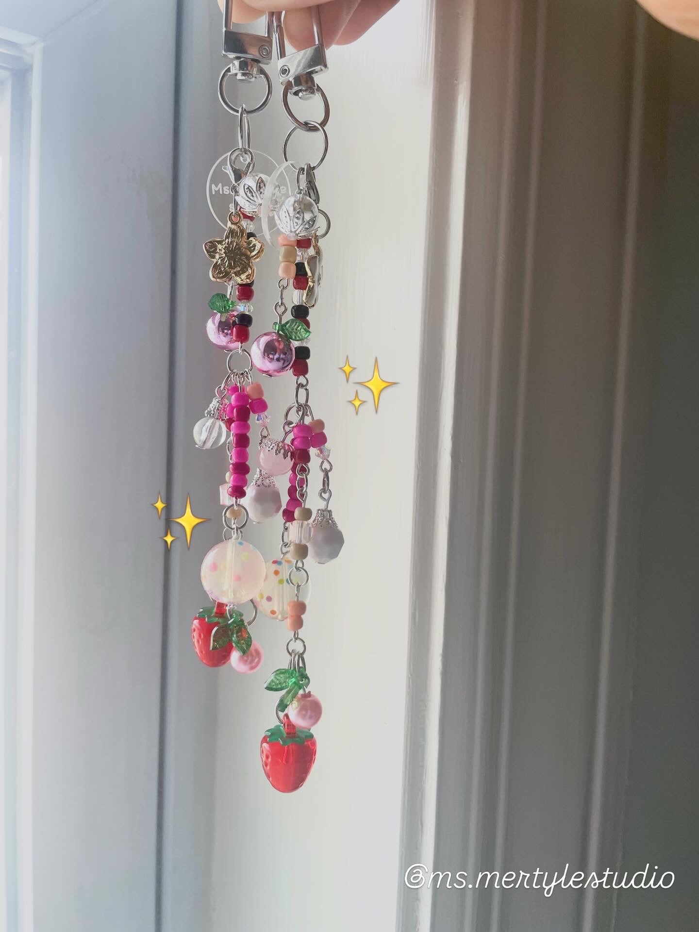 STRAWBERRY BAG KEYCHAIN
